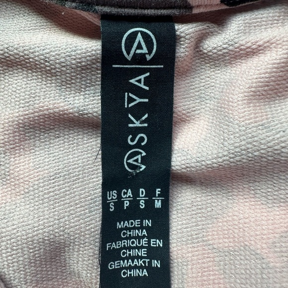 ASKYA Girls Camo Pullover Athletic Hoodie Size Small - Picture 4 of 6